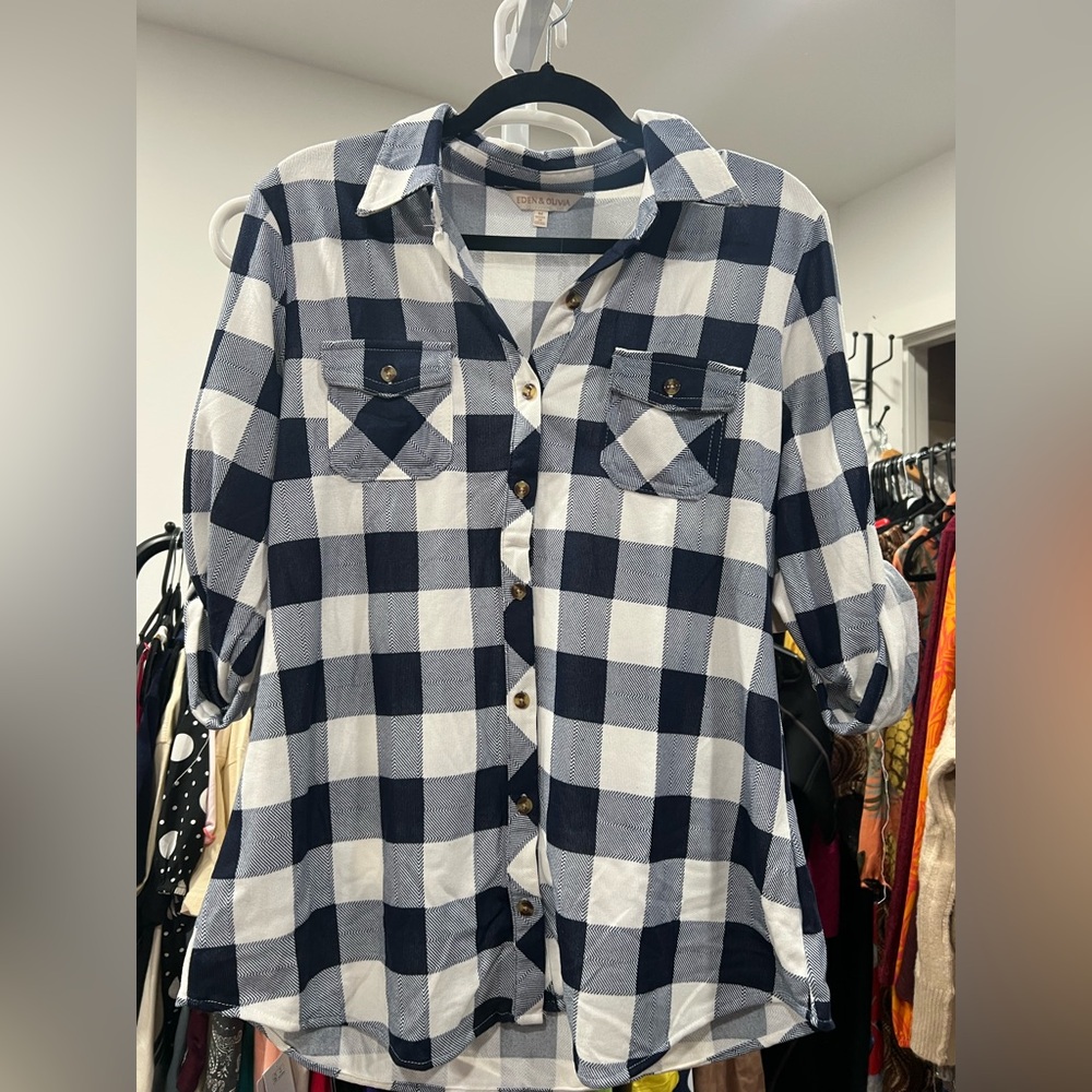 EDEN & Olivia Women's Blue and White Checkered Top size M - Picture 2 of 7